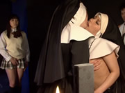 日本兩個修女熱吻互舔蜜穴